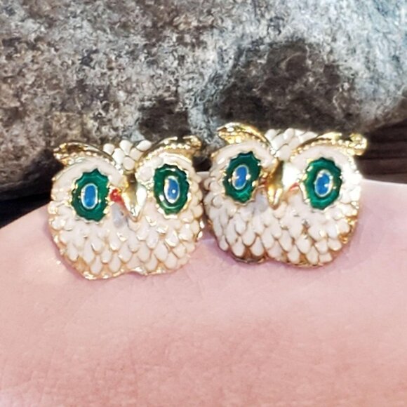 NEW Vintage Enameled Cream Green Gold Owl Earrings - Picture 7 of 8